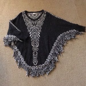 Gorgeous Sweater Fringe Poncho